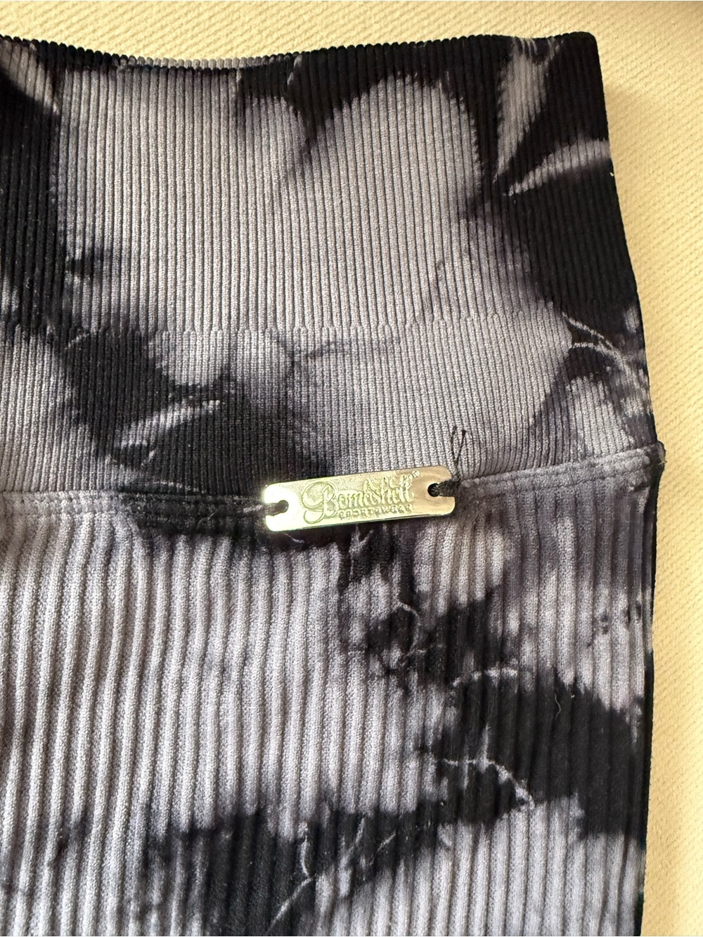 Bombshell Ribbed Seamless leggings - Picture 3 of 4